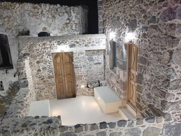 elxis20at20home20in20greecelithos-nisyros1e