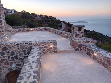 elxis20at20home20in20greecelithos-nisyros1k