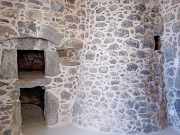 elxis20at20home20in20greecelithos-nisyros2c