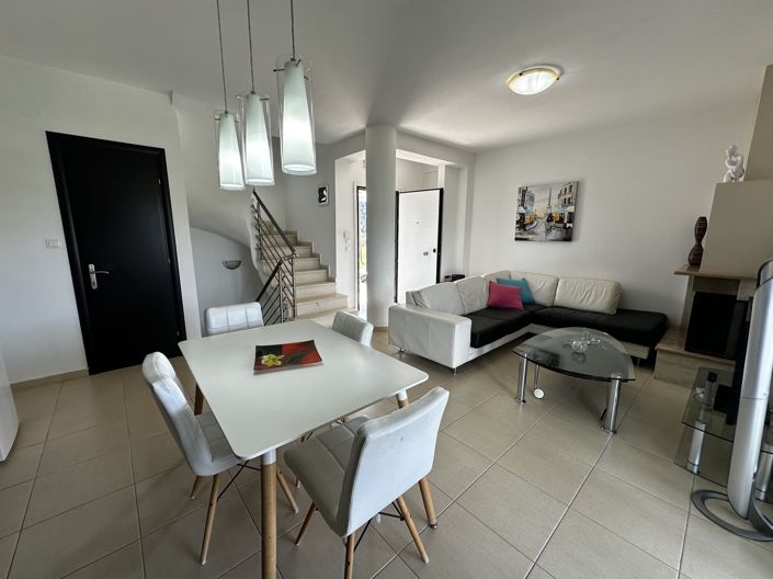 Image No.6-3 Bed Townhouse for sale