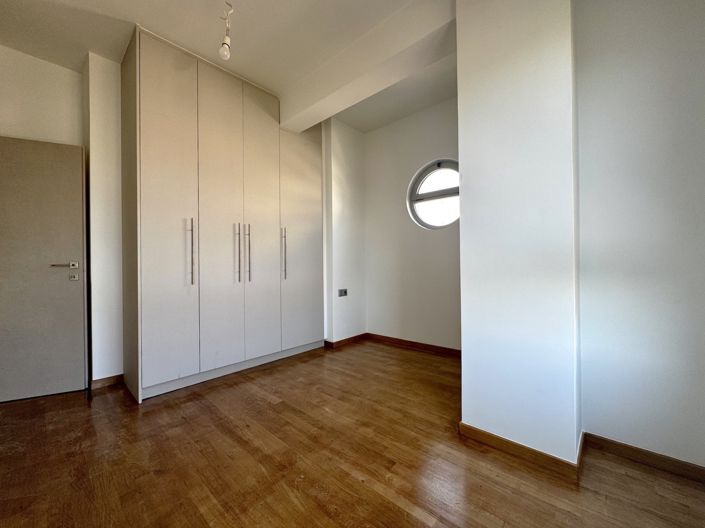 Image No.7-2 Bed Townhouse for sale