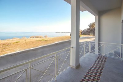 elxis20at20home20in20greecebalcony-onto-aegea