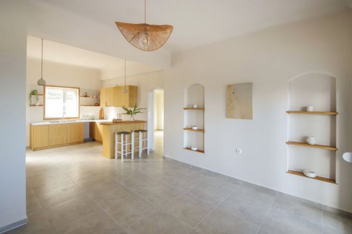 Image No.5-2 Bed House for sale
