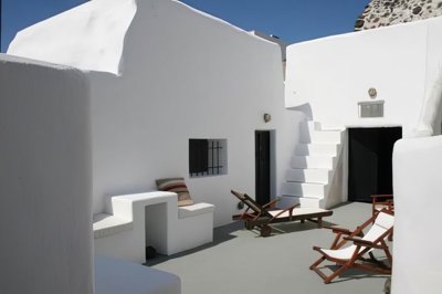 elxis20at20home20in20greececave-houses-megalo