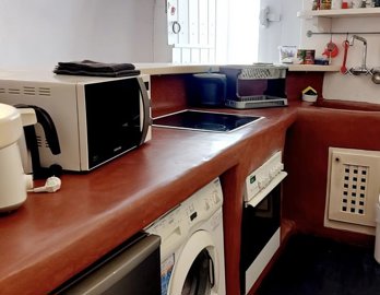 elxis20at20home20in20greececave-houses-megalo