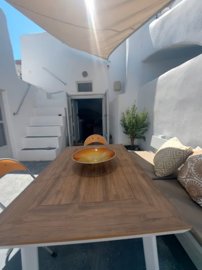 elxis20at20home20in20greececave-houses-megalo