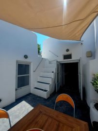 elxis20at20home20in20greececave-houses-megalo
