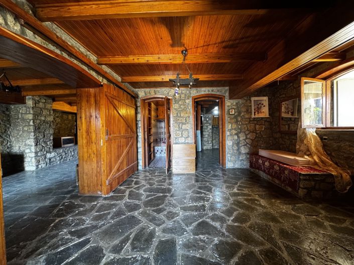 Image No.9-4 Bed Cottage for sale