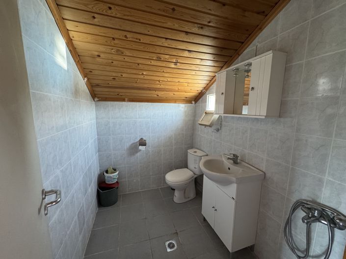 Image No.24-5 Bed House for sale
