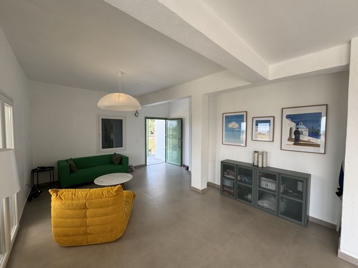 Image No.8-5 Bed House for sale