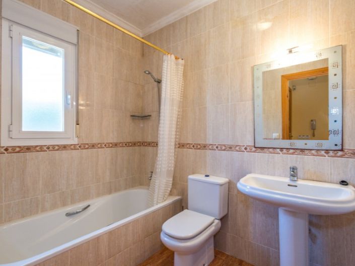 Image No.17-3 Bed Villa for sale