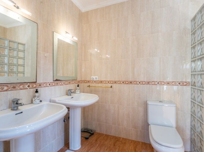 Image No.18-3 Bed Villa for sale