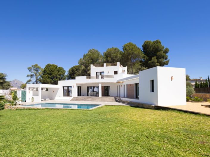 Image No.1-3 Bed Villa for sale