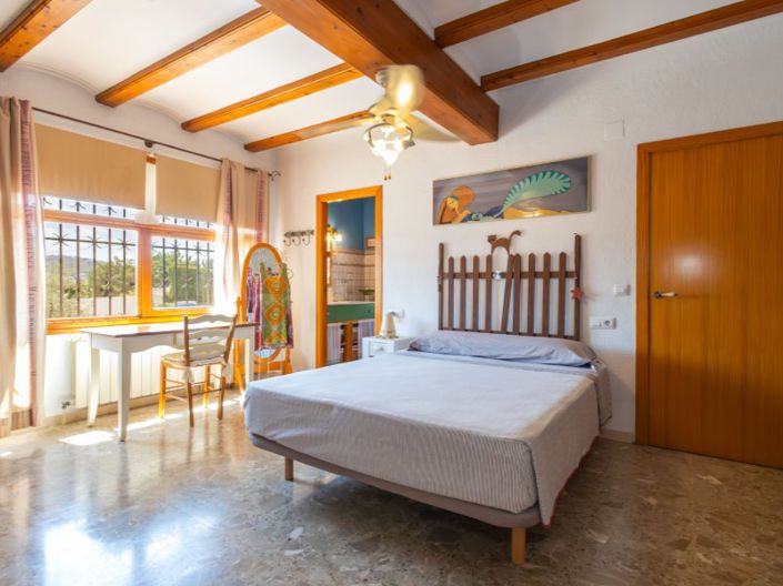 Image No.12-6 Bed Villa for sale