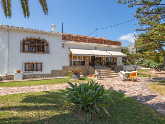 Image No.4-6 Bed Villa for sale