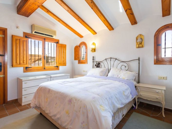 Image No.15-5 Bed Villa for sale