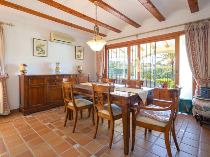 Image No.8-5 Bed Villa for sale