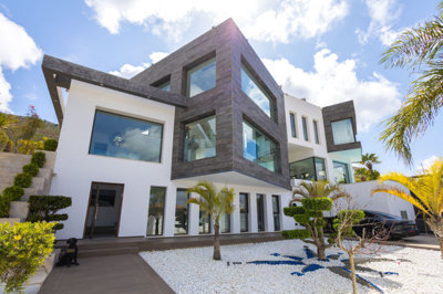 propertyattachment1ejz13em7x20250407091623