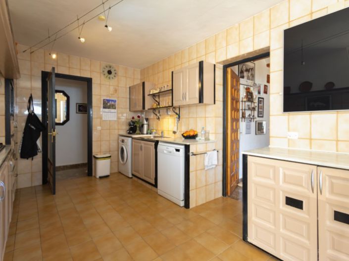 Image No.24-4 Bed Villa for sale