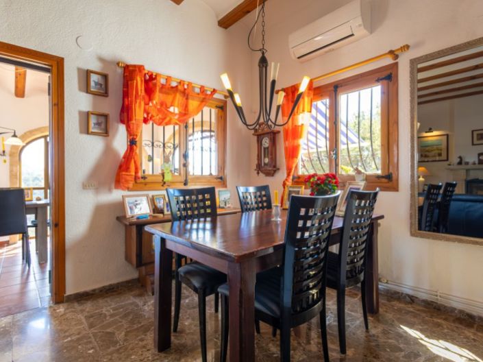 Image No.8-4 Bed Villa for sale