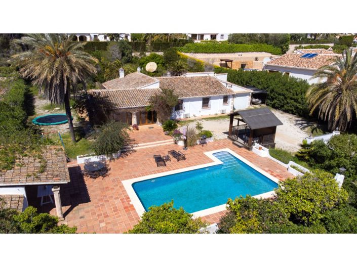 Image No.1-3 Bed Villa for sale