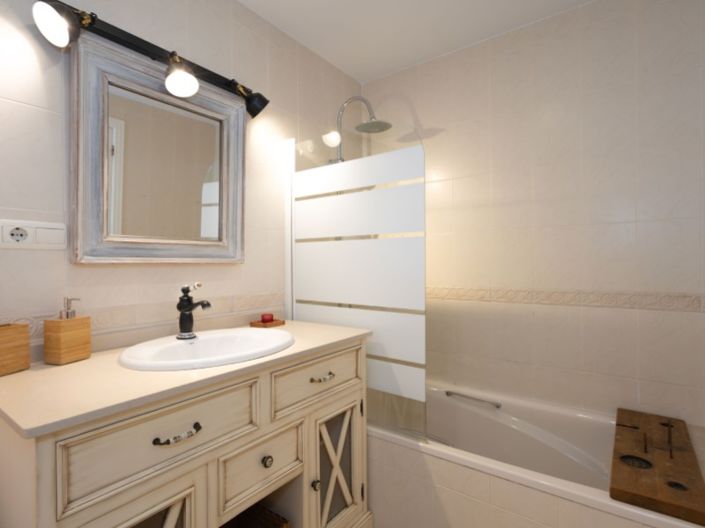 Image No.26-2 Bed Apartment for sale