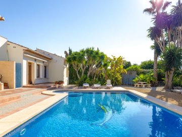 5 Bed Villa for sale