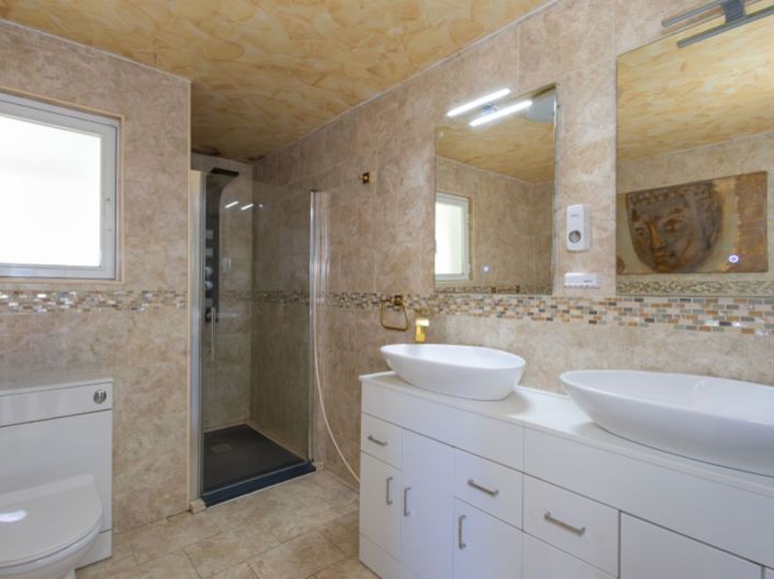 Image No.18-6 Bed Villa for sale