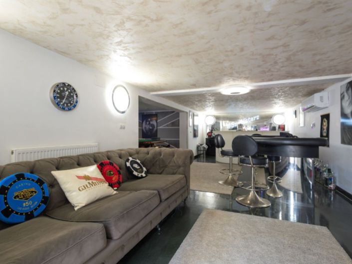 Image No.28-6 Bed Villa for sale