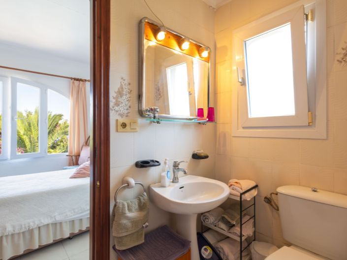 Image No.9-4 Bed Villa for sale