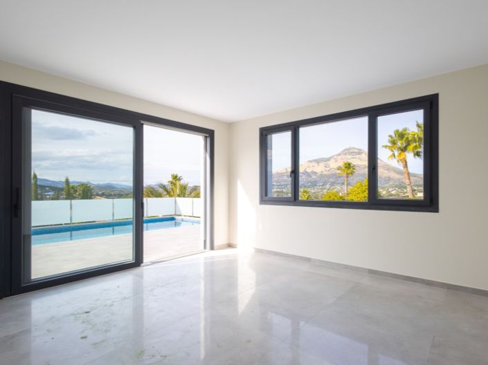 Image No.12-3 Bed Villa for sale