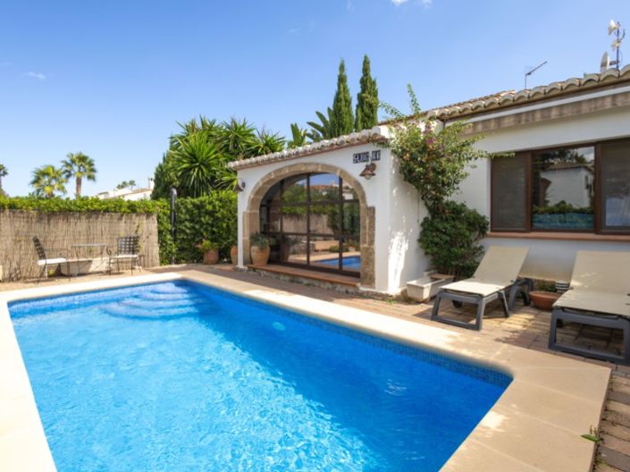 Image No.1-2 Bed House for sale