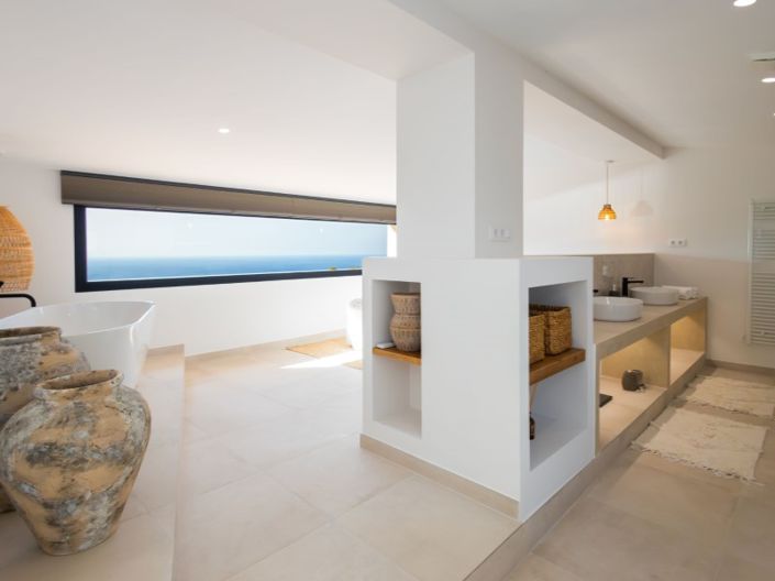 Image No.50-5 Bed Villa for sale