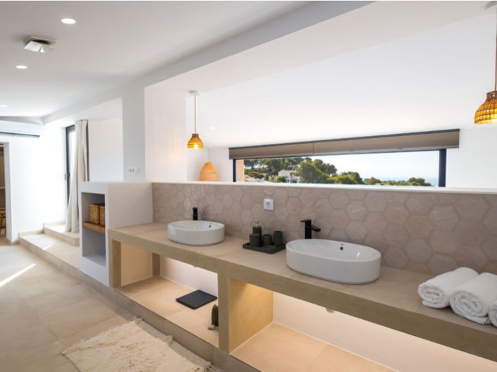 Image No.52-5 Bed Villa for sale