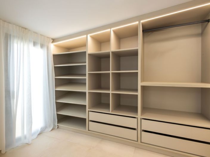 Image No.56-5 Bed Villa for sale