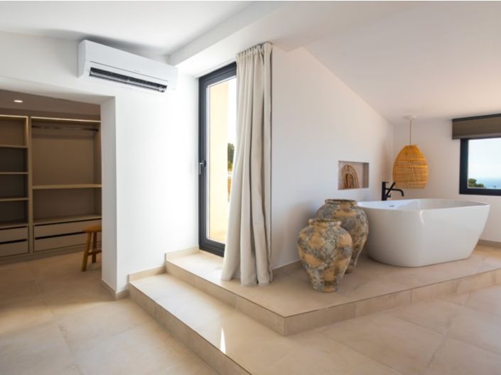 Image No.57-5 Bed Villa for sale