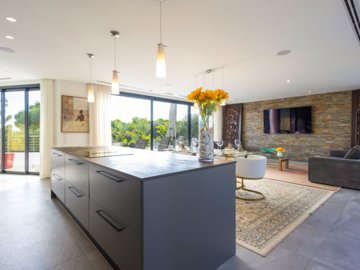 id5d88b901-0000-0500-0000-000017ede8d1