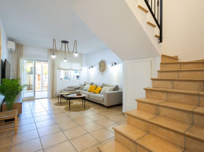 Image No.22-2 Bed House for sale