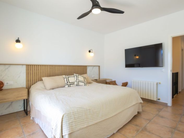 Image No.30-2 Bed House for sale