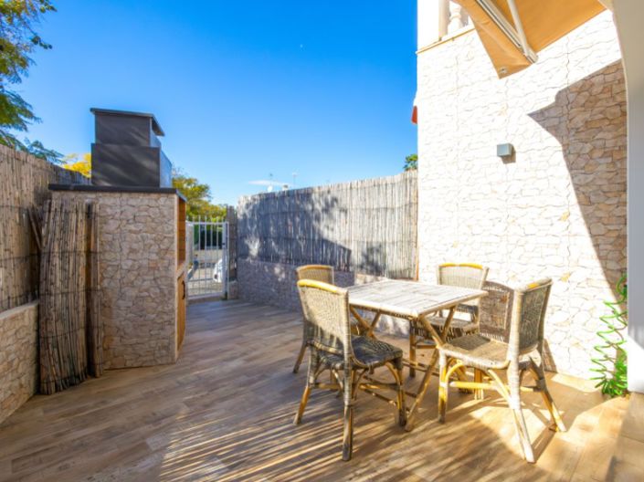 Image No.6-2 Bed House for sale