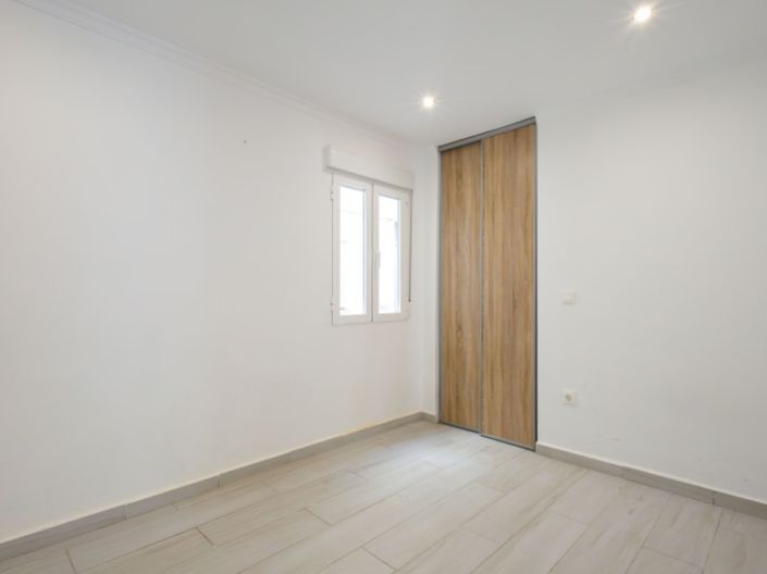 Image No.23-3 Bed Apartment for sale