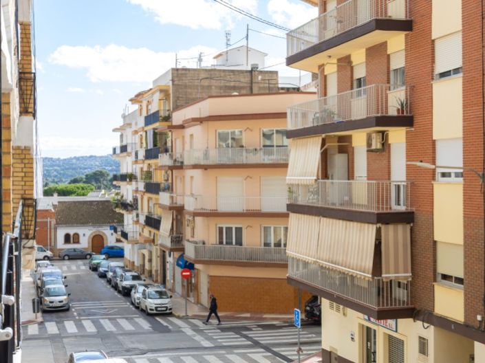 Image No.24-3 Bed Apartment for sale