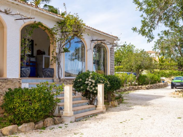 Image No.2-4 Bed Villa for sale