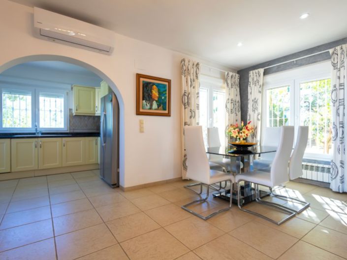 Image No.6-4 Bed Villa for sale