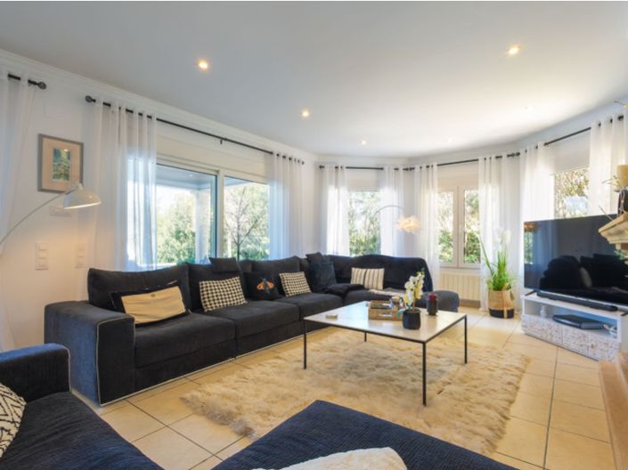 Image No.3-3 Bed Villa for sale