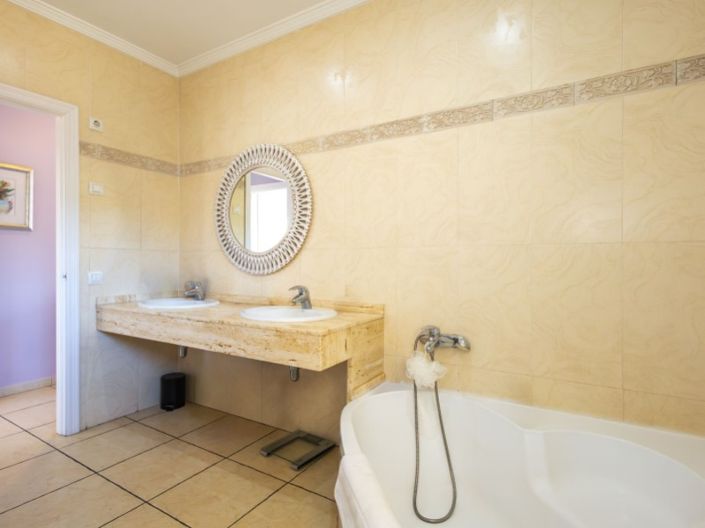 Image No.33-3 Bed Villa for sale