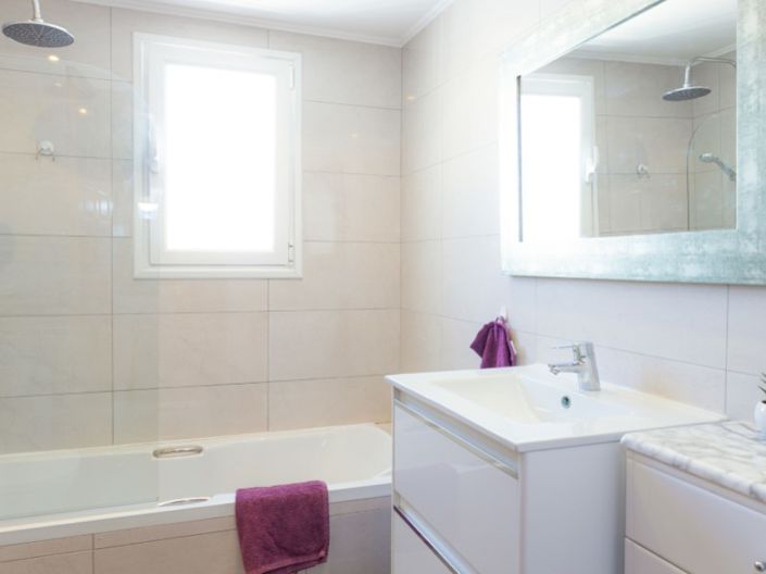 Image No.18-3 Bed House for sale