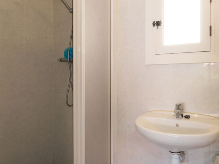 Image No.22-3 Bed House for sale