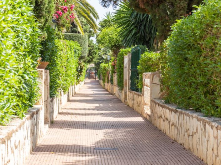 Image No.25-3 Bed House for sale