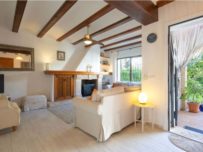 Image No.6-3 Bed House for sale